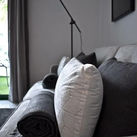 Holyhome 203 Apartman *